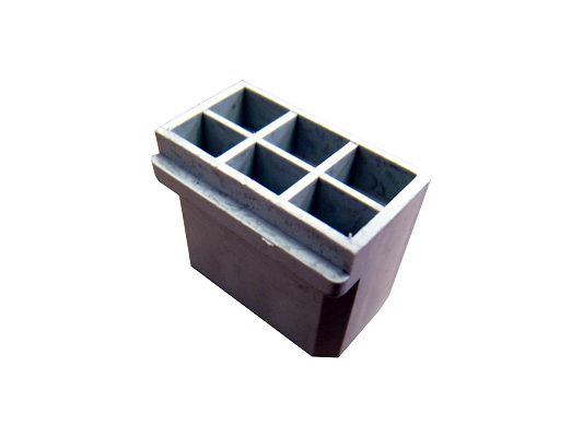 903915 Flat receptacle housing