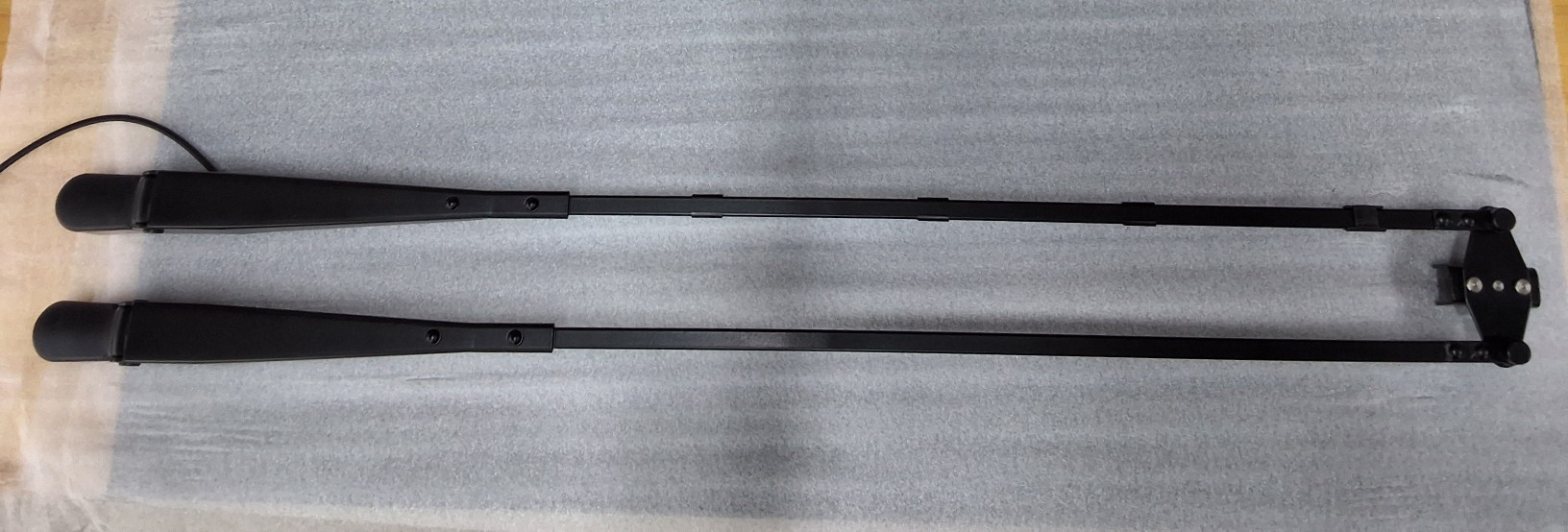 WA125131 Wiper arm 16x6, wet version