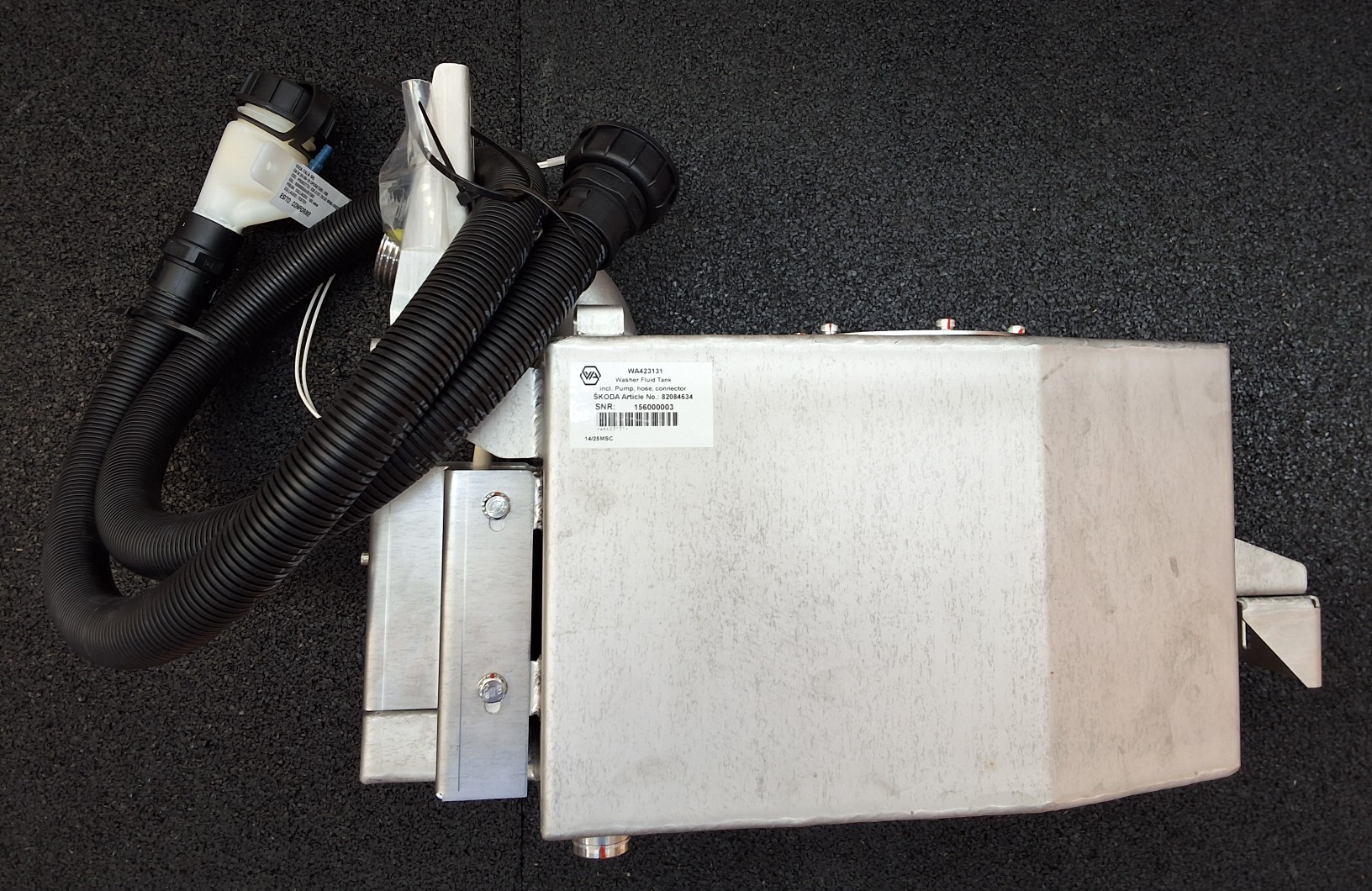 WA423131 Washer Fluid Tank